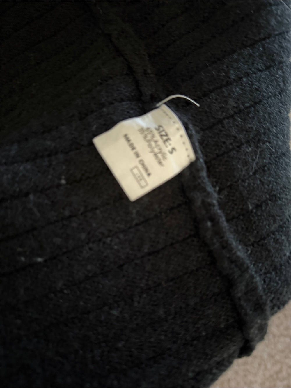 Cozy Black Hooded Knit Sweater - Picture 6 of 6